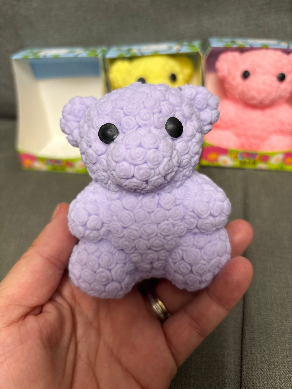 Squeezy flower bear