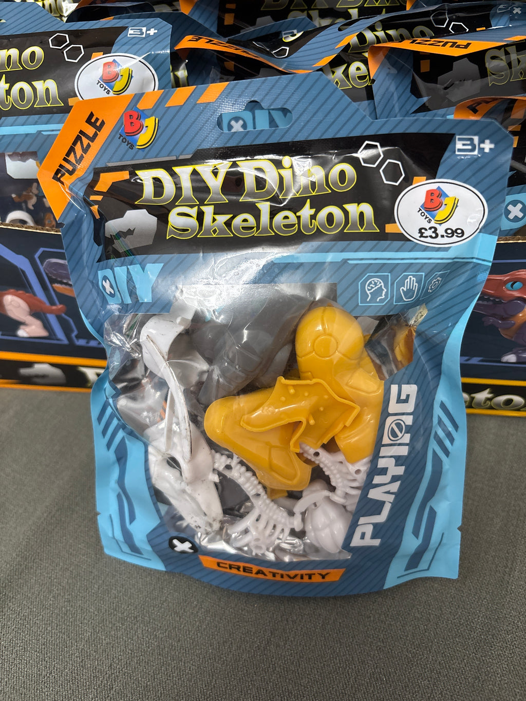DIY dino skeleton set